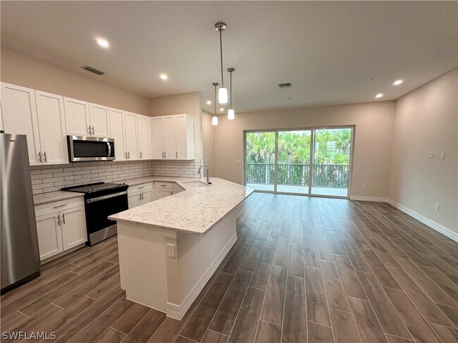 Foto del edificio - 268 Indies Dr E