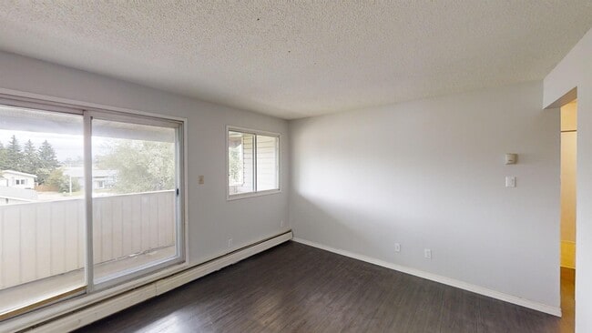 Building Photo - 5117-5144 44 St