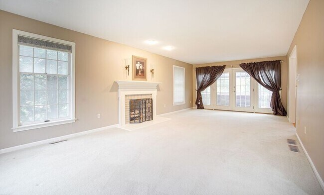 Foto del edificio - 14 Horseshoe Ln