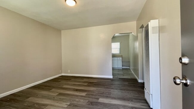 Building Photo - Cute 1-Bedroom Cottage in the Bungalow District w/ All Utilities Included