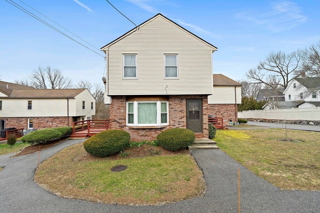 Primary Photo - 297 Grove St