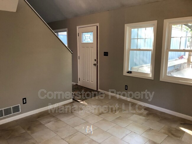 Building Photo - 304 Northwood Ln