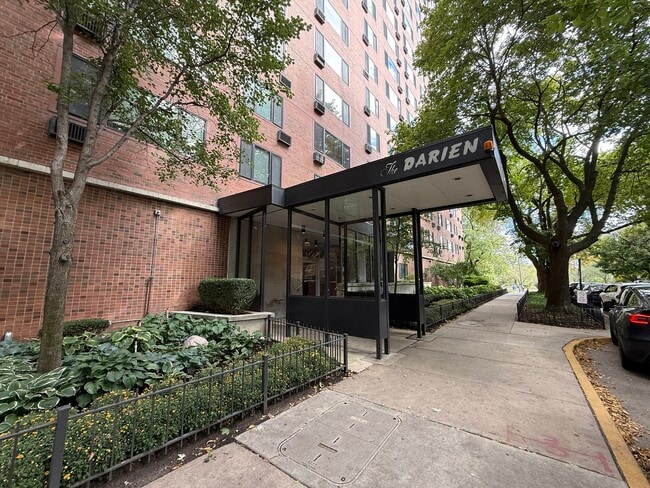 Building Photo - 3100 N Lake Shore Dr