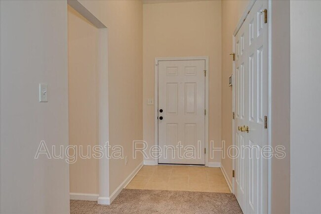 Foto del edificio - 1904 Long Creek Falls