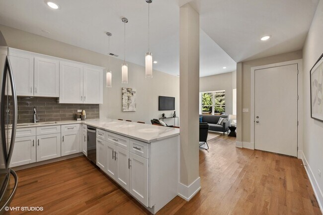 Building Photo - 1220 W Flournoy St