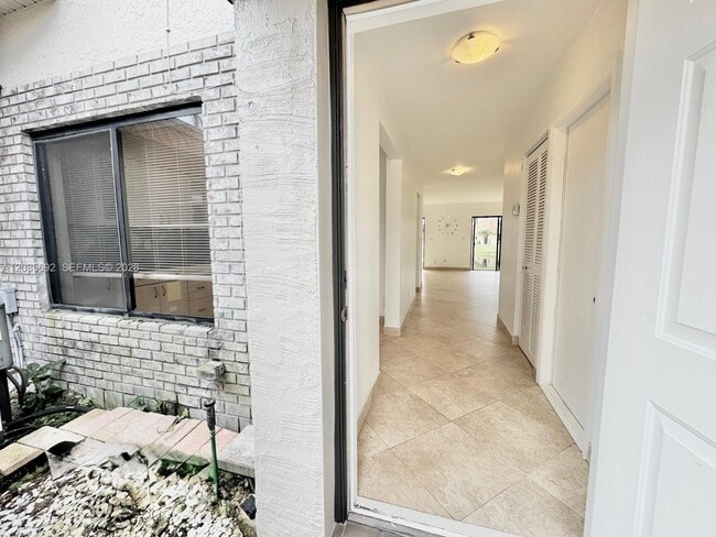 Building Photo - 1415 SW 110th Way
