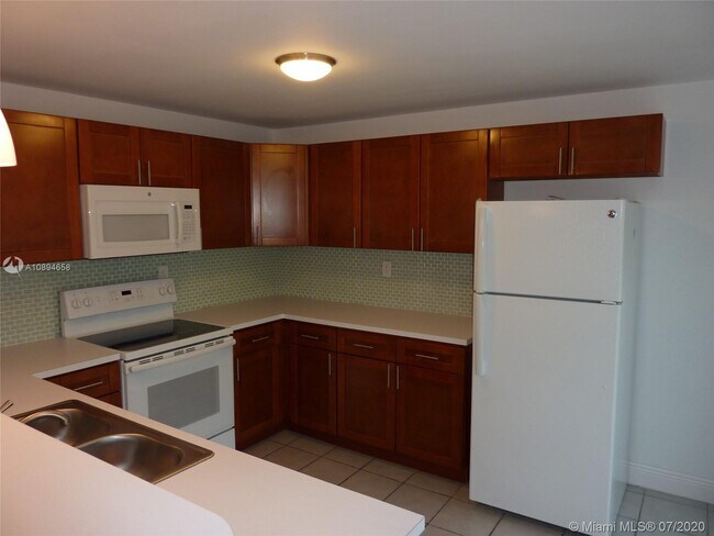 Foto del edificio - 4726 SW 67th Ave