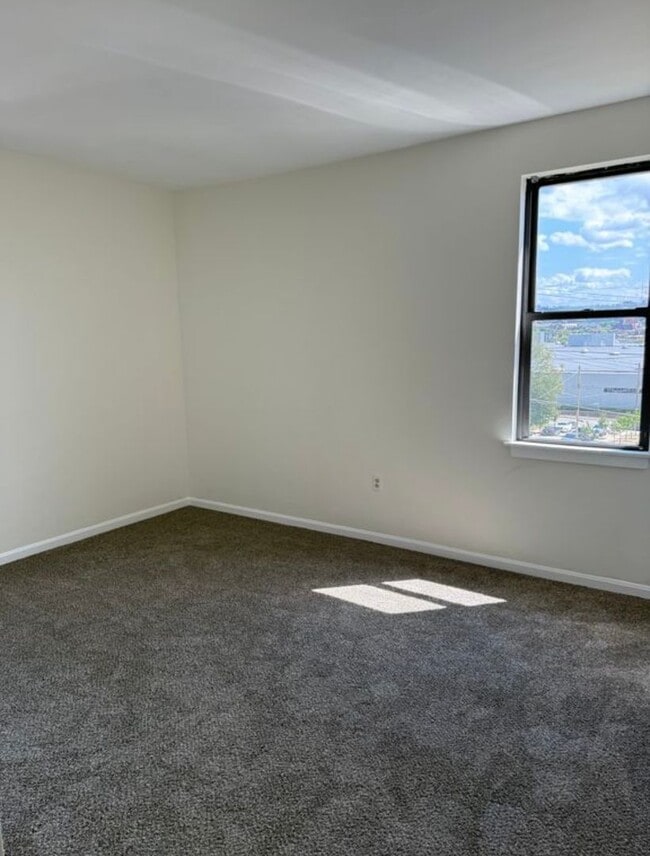 Building Photo - 939 Lamont St