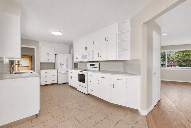 Foto del edificio - 787 Redmaple Cir