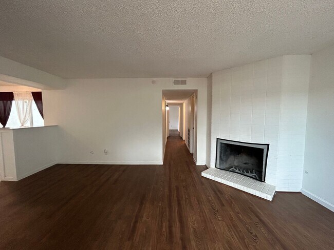 Building Photo - 2620 El Pasado Dr