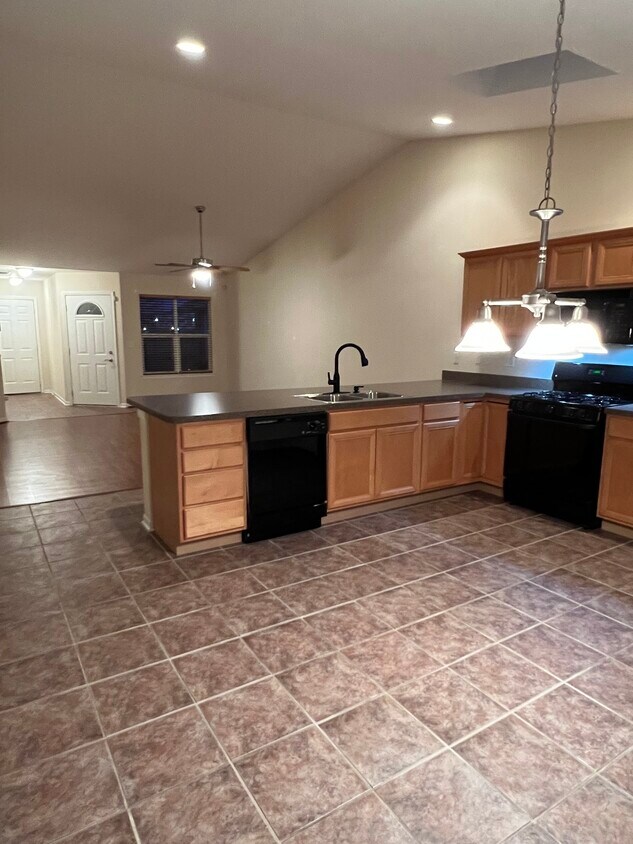 Foto principal - 1815 W 86th Ave