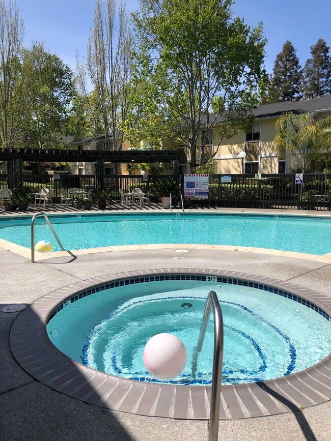 Building Photo - 3076 Marlow Rd