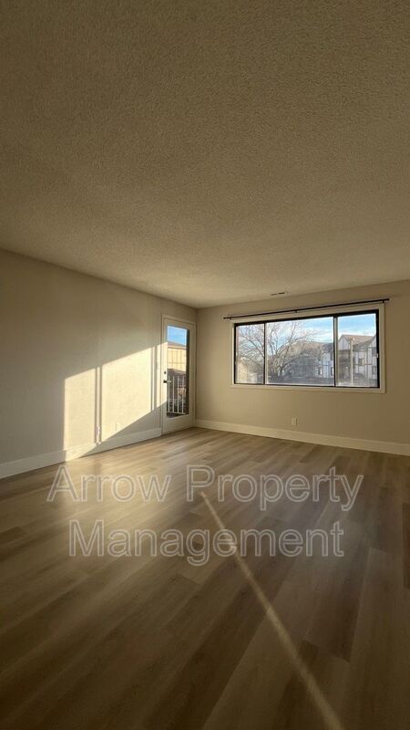 Foto del edificio - 2384 N 44th St