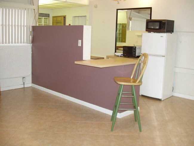 Building Photo - 463 S Fig Tree Ln