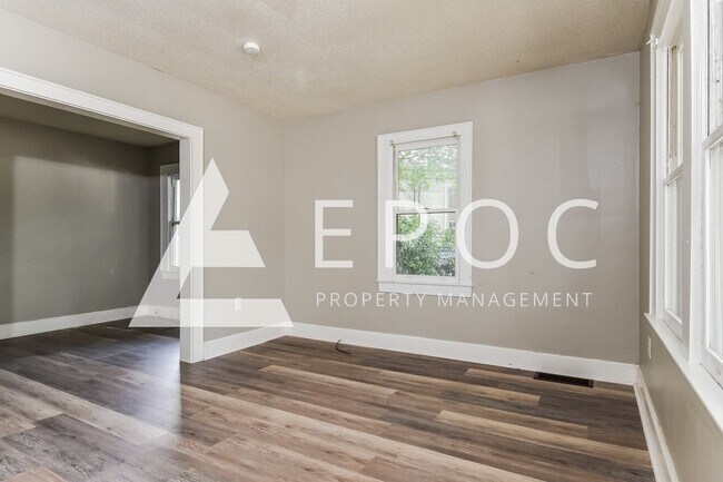 Foto del edificio - 1423 Dellabrook Rd