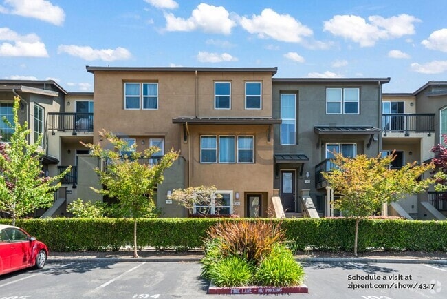 Building Photo - 960 Highland Terrace