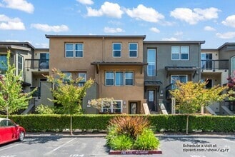 Building Photo - 960 Highland Terrace