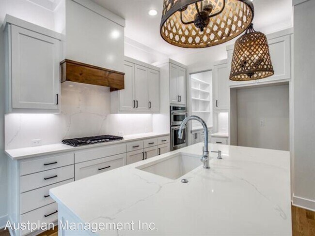 Foto del edificio - 4 br, 5 bath House - 5121 Roberts Rd.