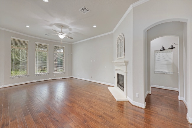 Building Photo - 4304 Valley Oaks Dr