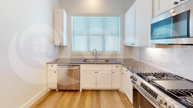 Foto del edificio - 349 Mule Deer Mews