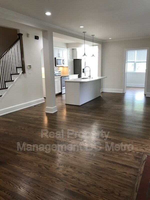 Foto del edificio - 1005 Upshur St NE