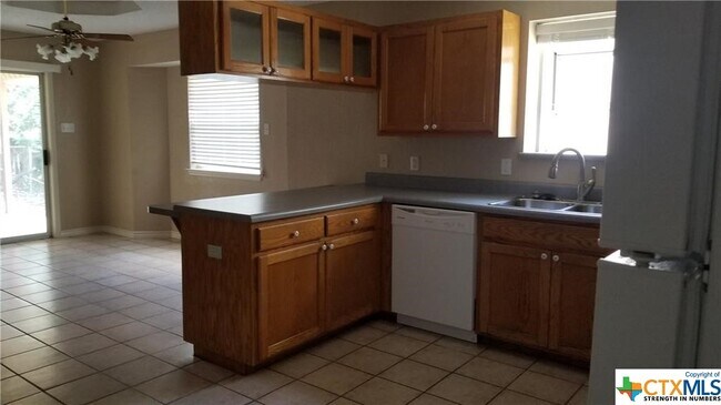 Building Photo - 1322 Summerwood Dr
