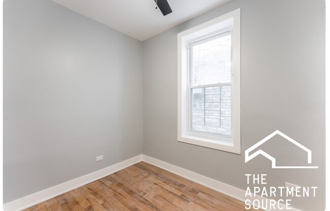 Foto del edificio - 1624 W Beach Ave