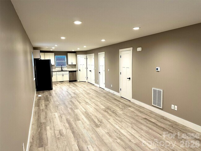 Building Photo - 110 Carpenter St