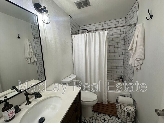Building Photo - 4354 N 82nd St