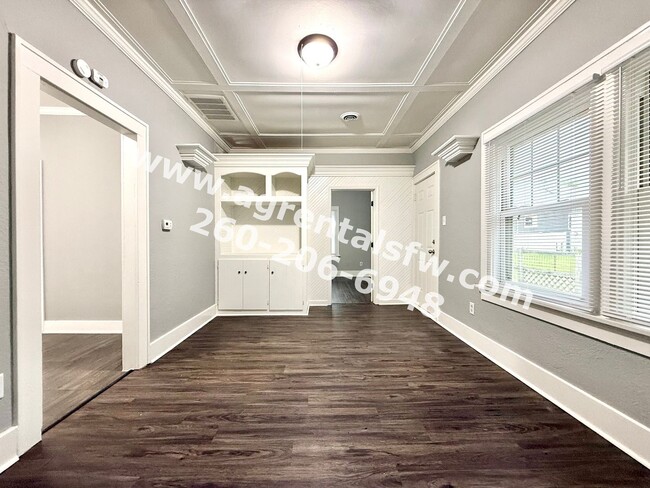 Building Photo - 1 Bedroom House