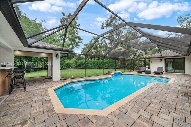 Building Photo - 12466 Quercus Ln