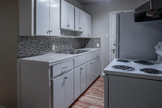 Foto del edificio - 504 W 7th St