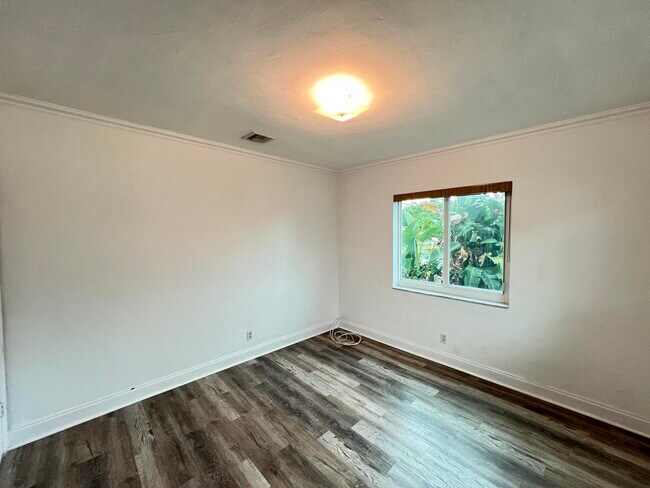 Foto del edificio - 216 NE 15th St