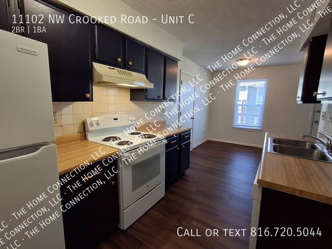 Building Photo - Updated 2 bedroom / 1 bath with garage in ...