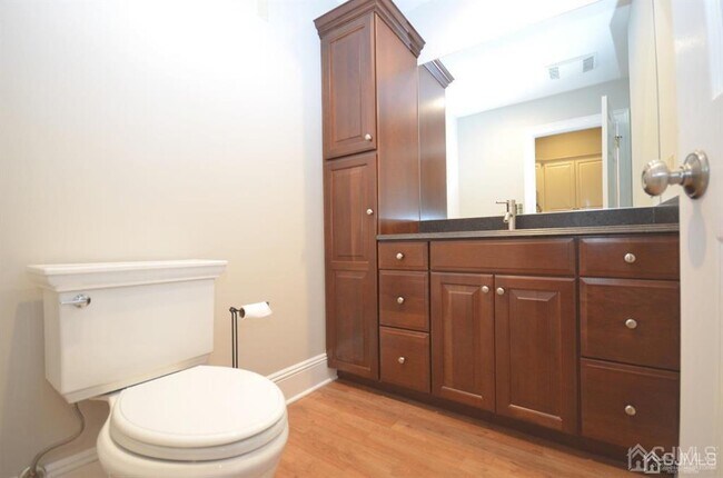 Foto del edificio - 405 N Washington Ave