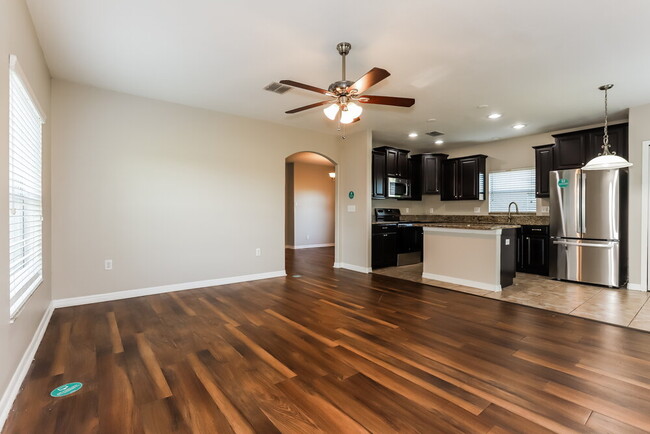Building Photo - 2116 Richwood Pike Dr