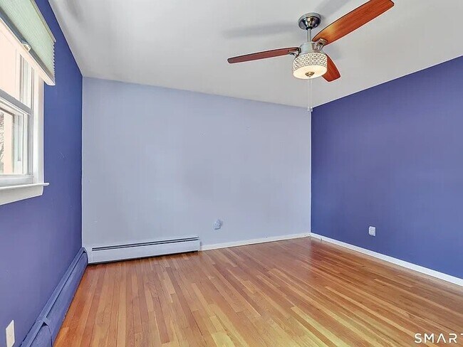 Foto del edificio - 20 Hill Farm Rd