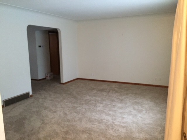 Building Photo - 3055 Eastbrook Dr