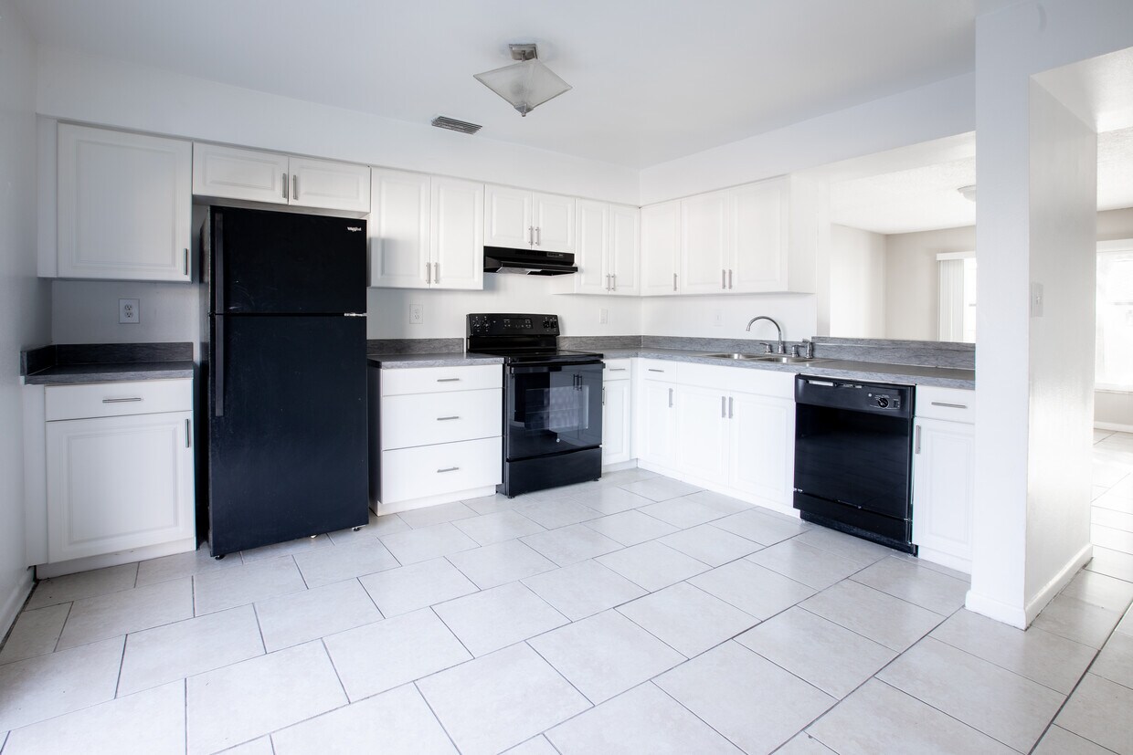 Foto principal - The Village Townhomes