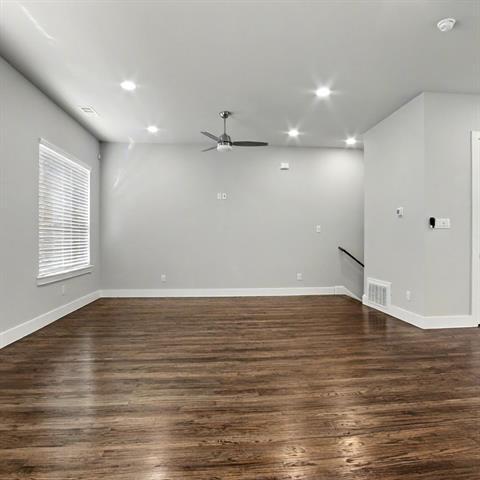 Foto del edificio - 736 N Plano Rd