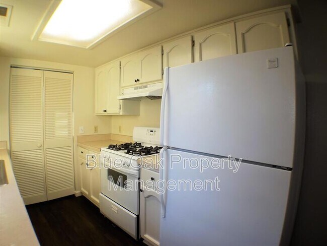 Foto del edificio - 2811 Morseman Ave
