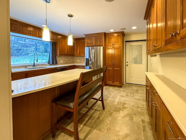 Foto del edificio - 2 Maple Ln