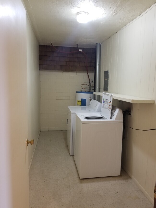 Foto del edificio - 2752 University Ave