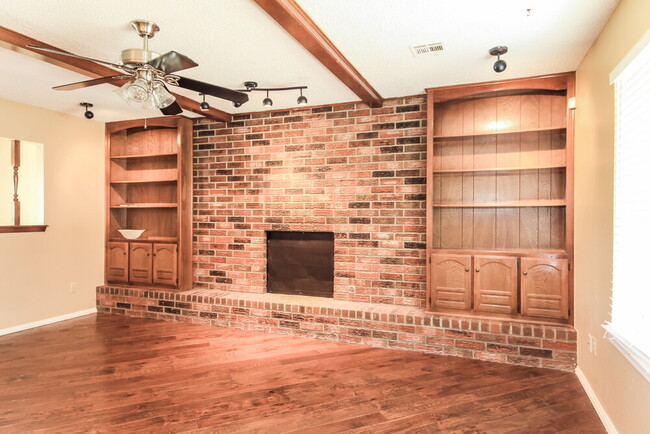 Foto del edificio - 317 Chickasaw Ln