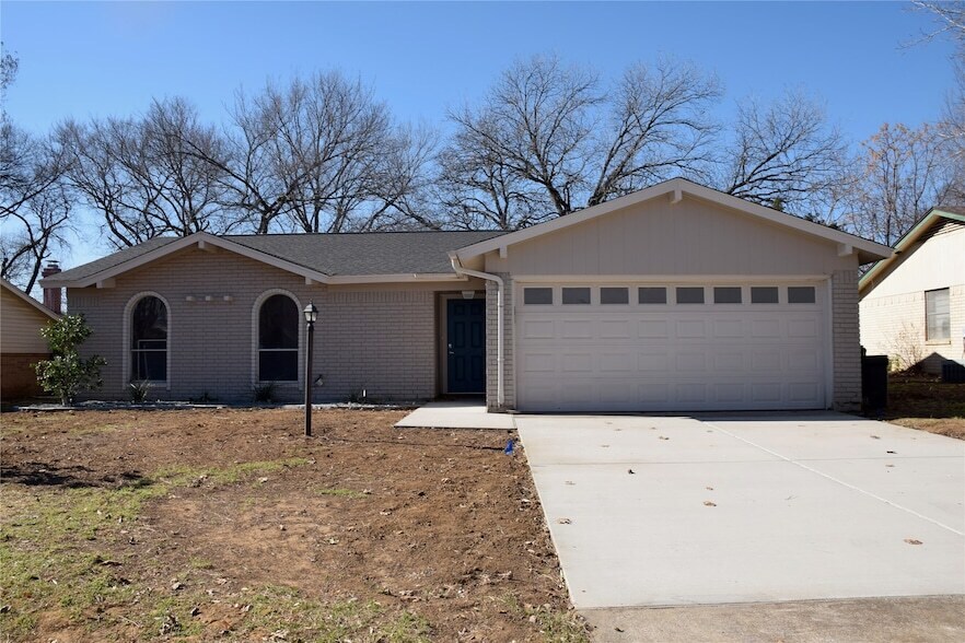 Foto principal - 811 Meadowlark Dr