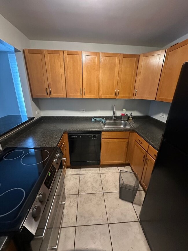 Foto del edificio - Amazing views from this BIG 20th floor 1bed!!! King size bedroom!