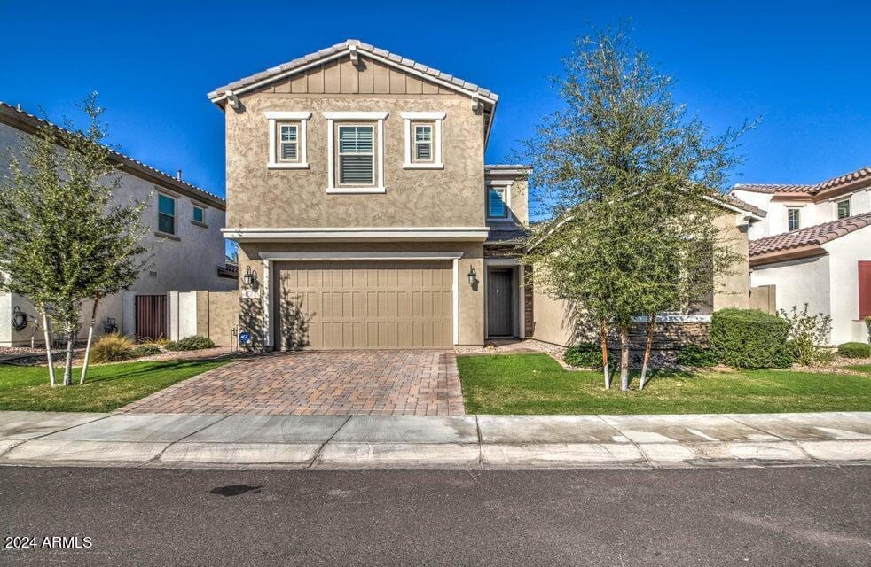 Primary Photo - 922 W Yellowstone Way