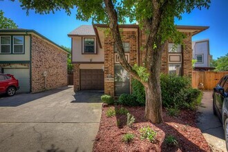 Building Photo - 300 Stoneledge Dr