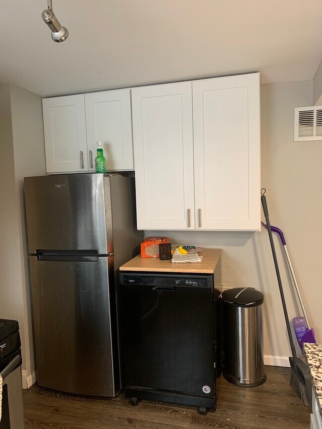 Foto del edificio - 3112 N Kenmore Ave