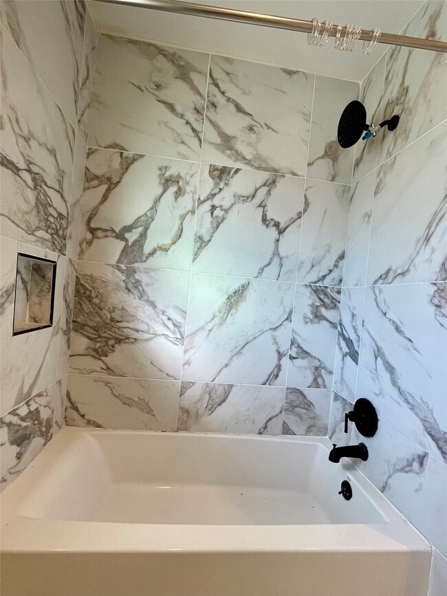 Building Photo - 4504 Kingsbury St